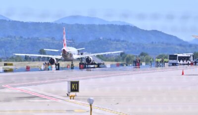 Uomo risucchiato da motore aereo, voli sospesi a Orio