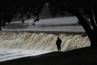 Alluvione Texas ritardi allerte