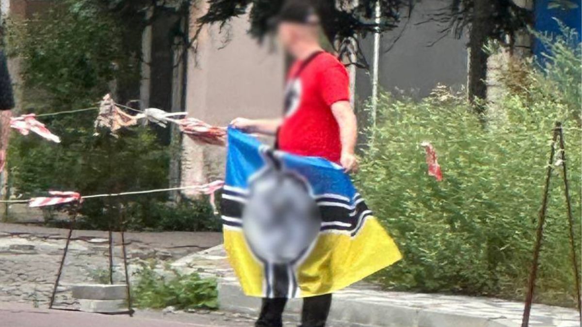 stranieri arrestati simboli nazisti kiev