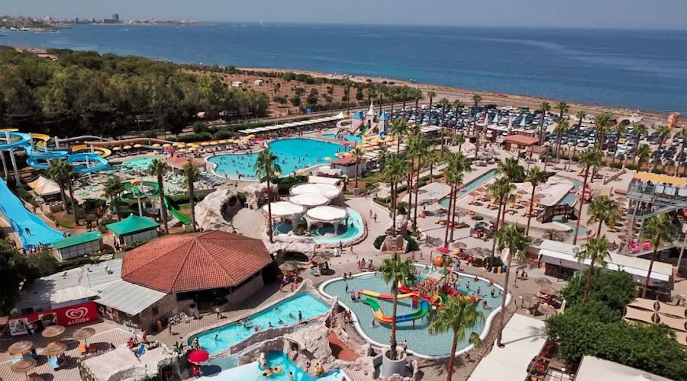 https://static.open.online/wp-content/uploads/2025/07/bambino-annega-acquasplash-gallipoli.jpg