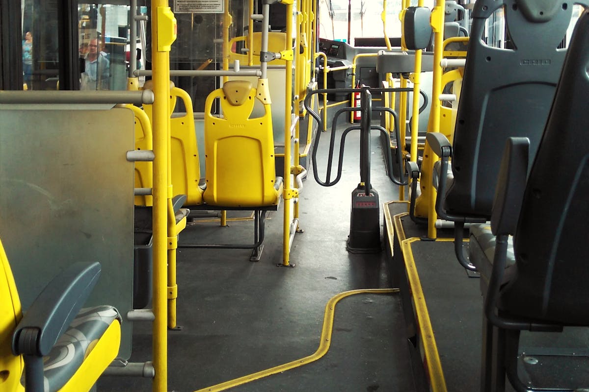 https://static.open.online/wp-content/uploads/2025/07/bus-metro.jpg