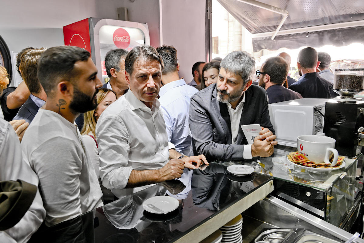 https://static.open.online/wp-content/uploads/2025/07/elezioni-regionali-campania-m5s.jpg