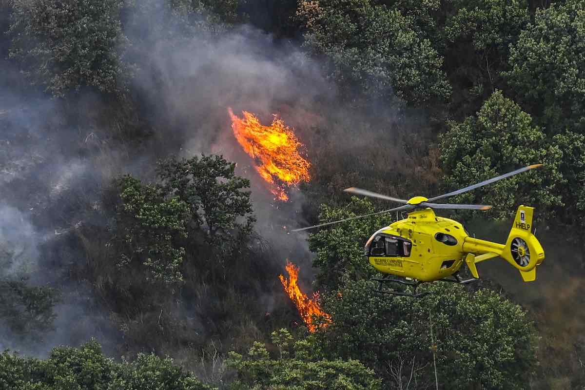 elicottero anti-incendio