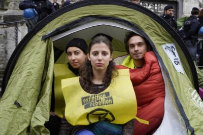 extinction-rebellion-indagine-commissario