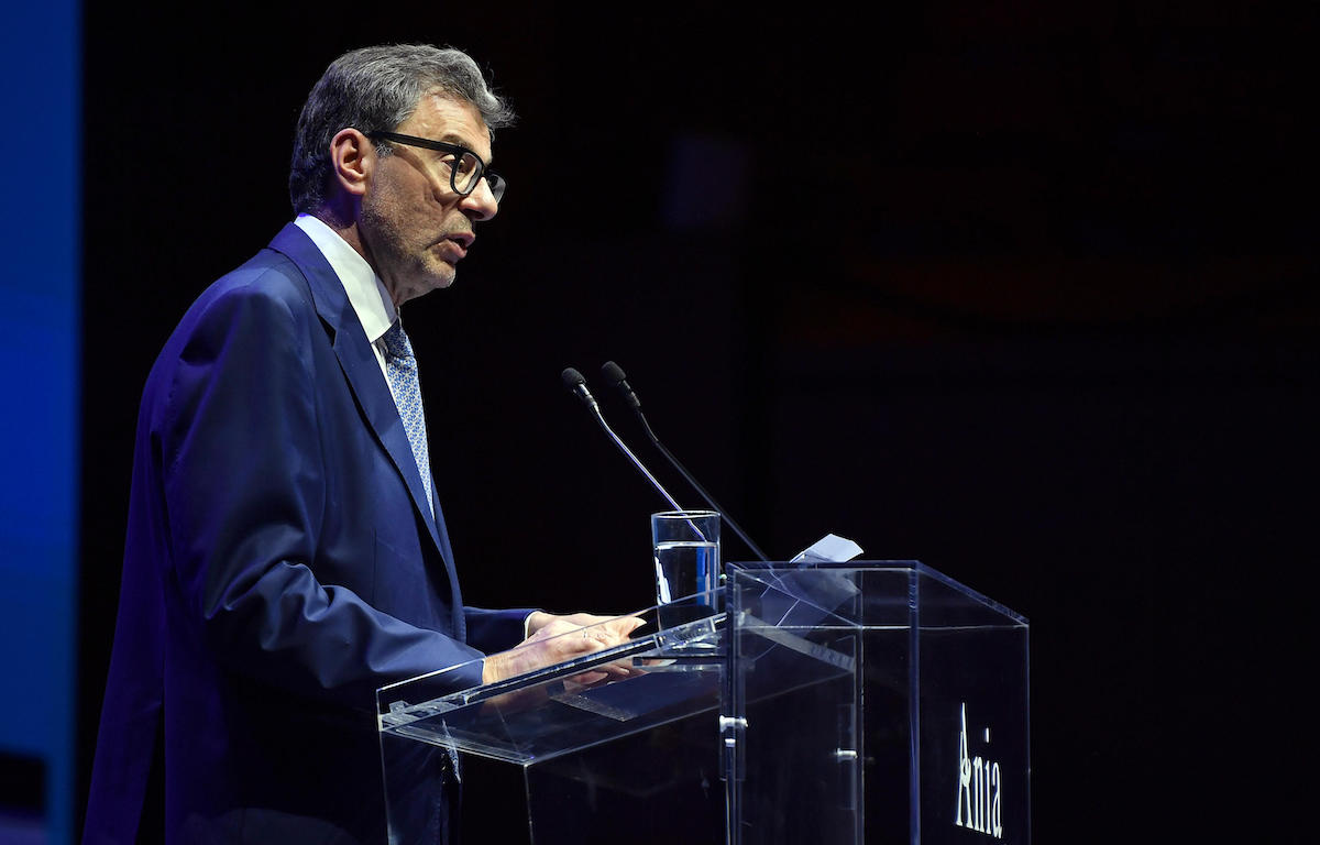 https://static.open.online/wp-content/uploads/2025/07/giorgetti-banche.jpg