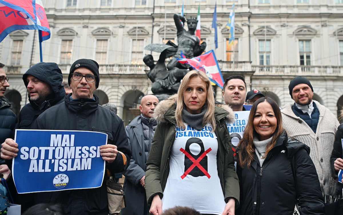 islam silvia sardone velo vietato