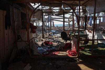 israele bomba illegale internet cafè al baqa crimine di guerra