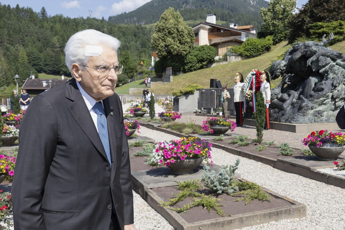 mattarella cerotto alla testa