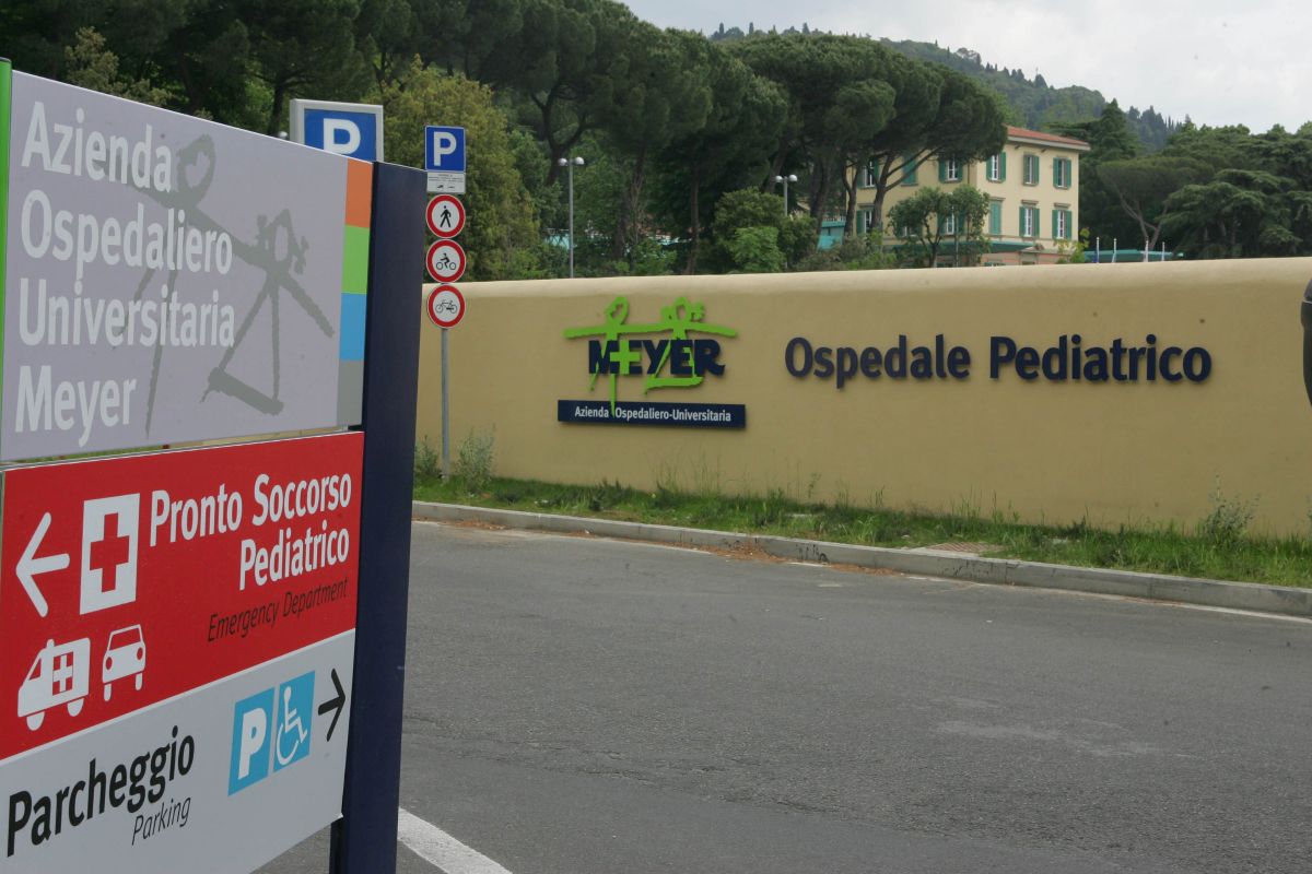 https://static.open.online/wp-content/uploads/2025/07/meyer-ospdedale-bambino-ucraino-caduto-dal-balcone-grosseto.jpg
