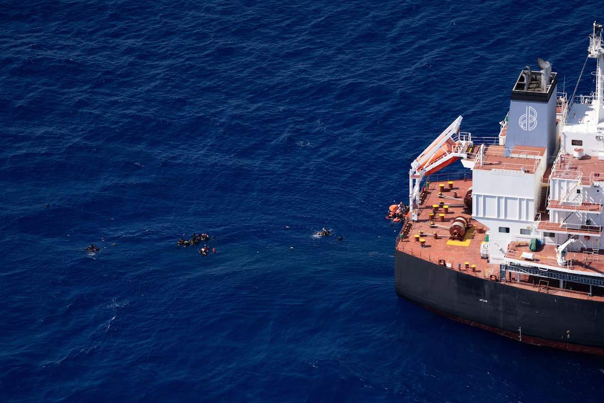 https://static.open.online/wp-content/uploads/2025/07/migranti-sea-watch-italia-accusa.jpg