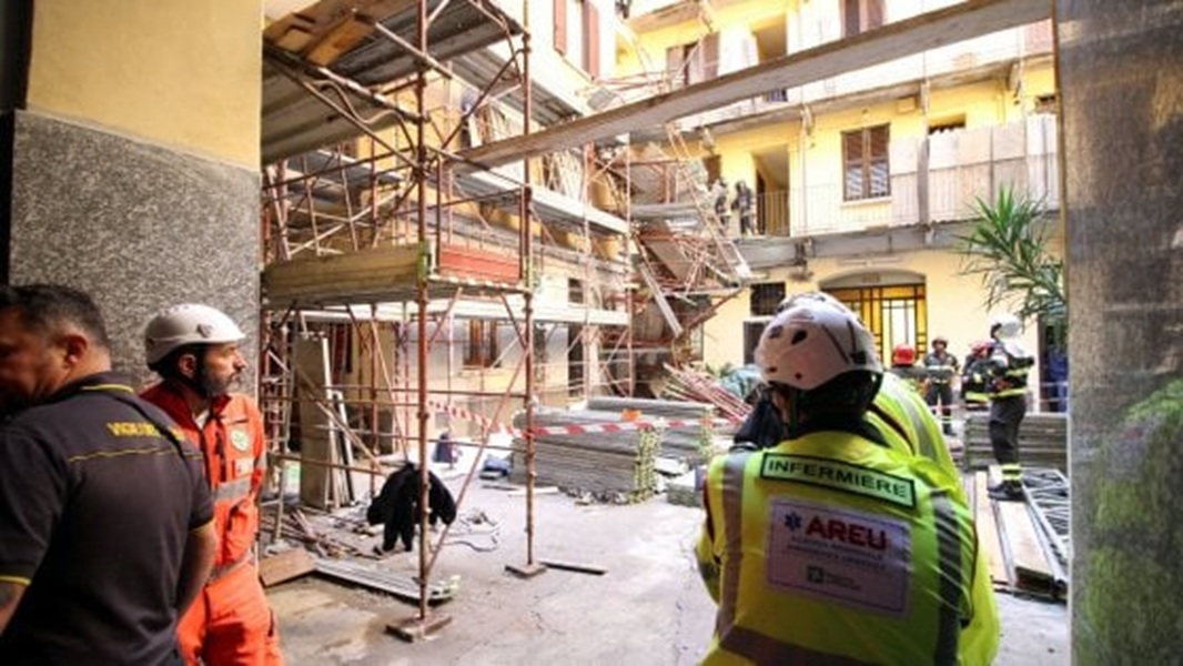 https://static.open.online/wp-content/uploads/2025/07/napoli-operai-incidente-lavoro-via-san-giacomo-dei-capri.jpg