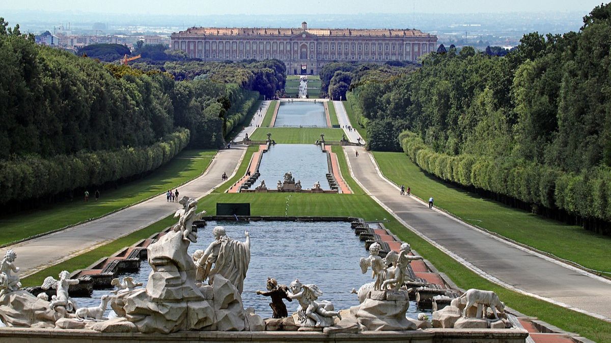 reggia caserta furto acqua
