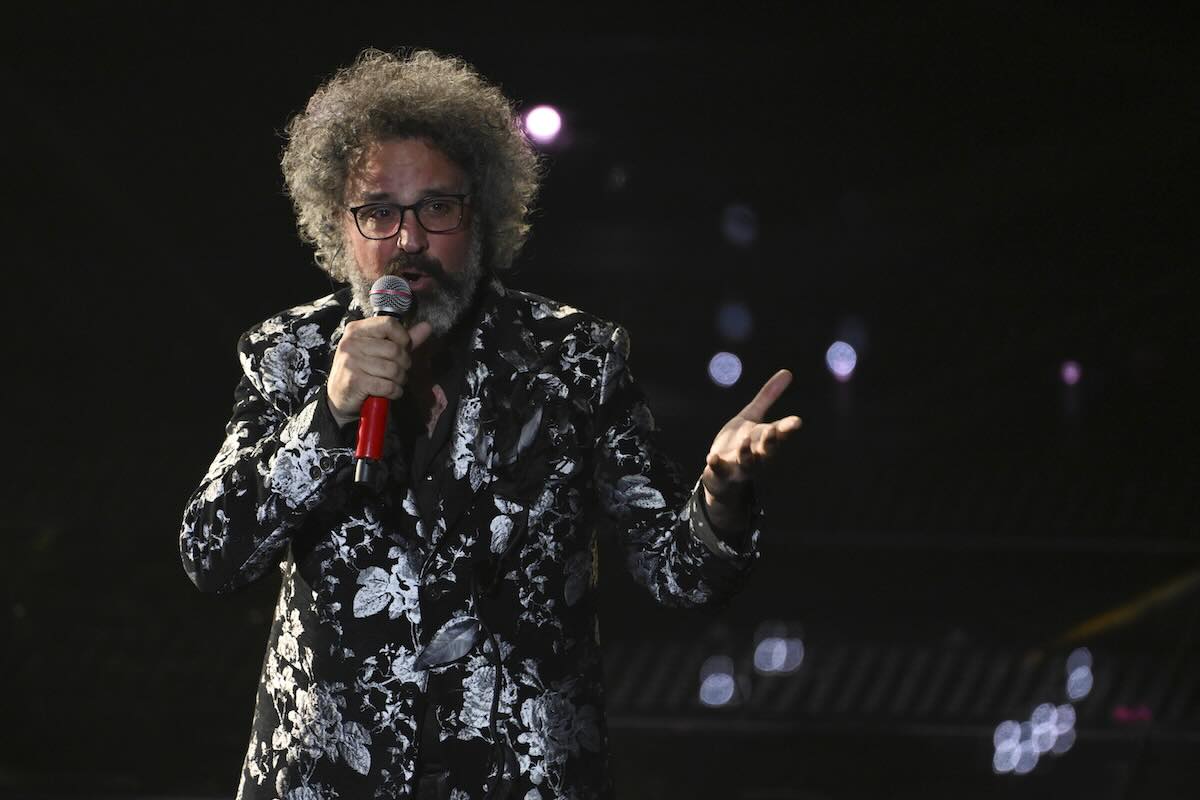 simone-cristicchi-paralisi-facciale-sospende-tour