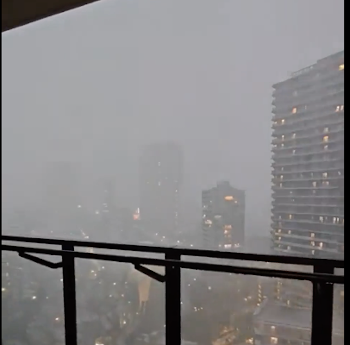 https://static.open.online/wp-content/uploads/2025/07/tokyo-sirene-alluvione.png