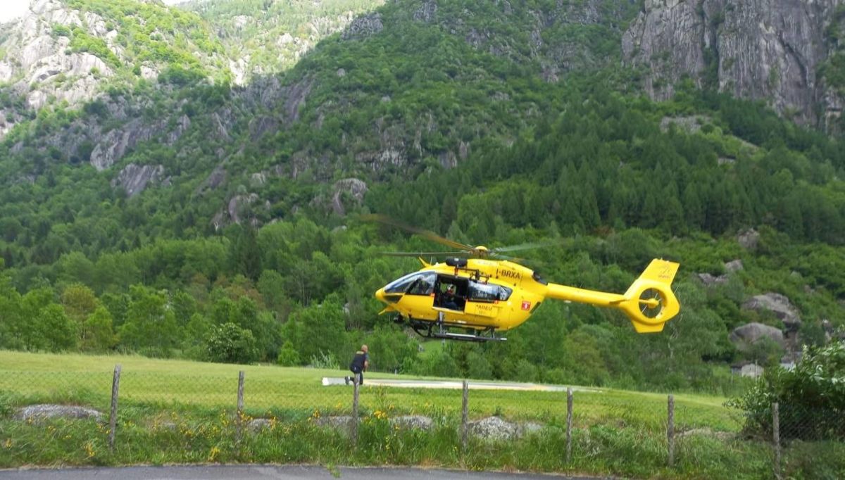 https://static.open.online/wp-content/uploads/2025/07/valle-daosta-escursionista.jpg