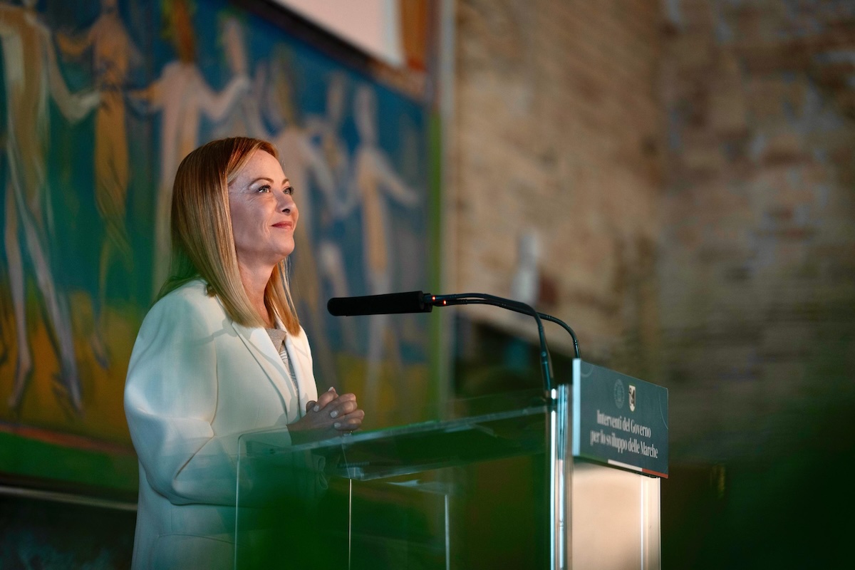 giorgia meloni caro ombrelloni