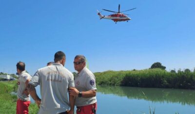 jesolo-bimbo-fiume-intrappolato