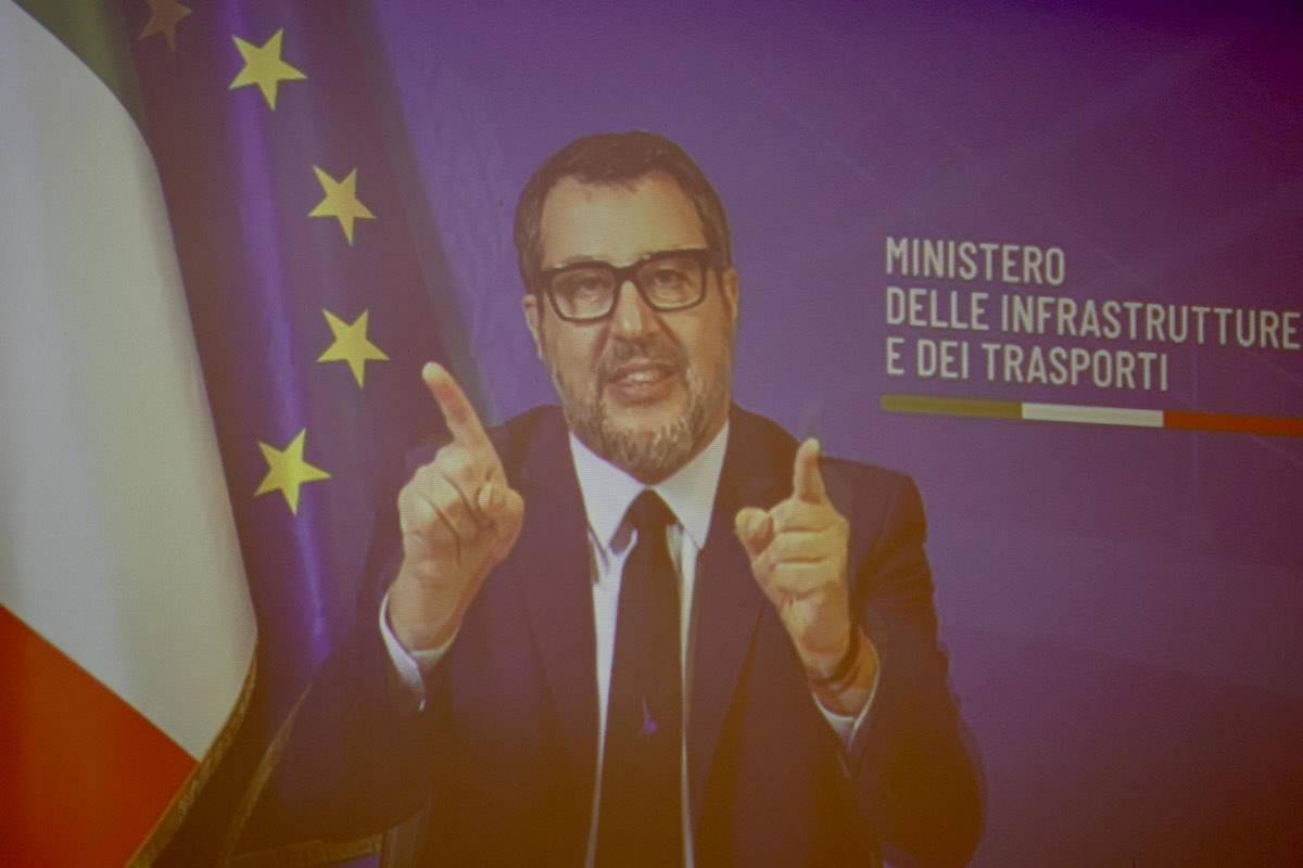 matteo salvini ponte stretto marche