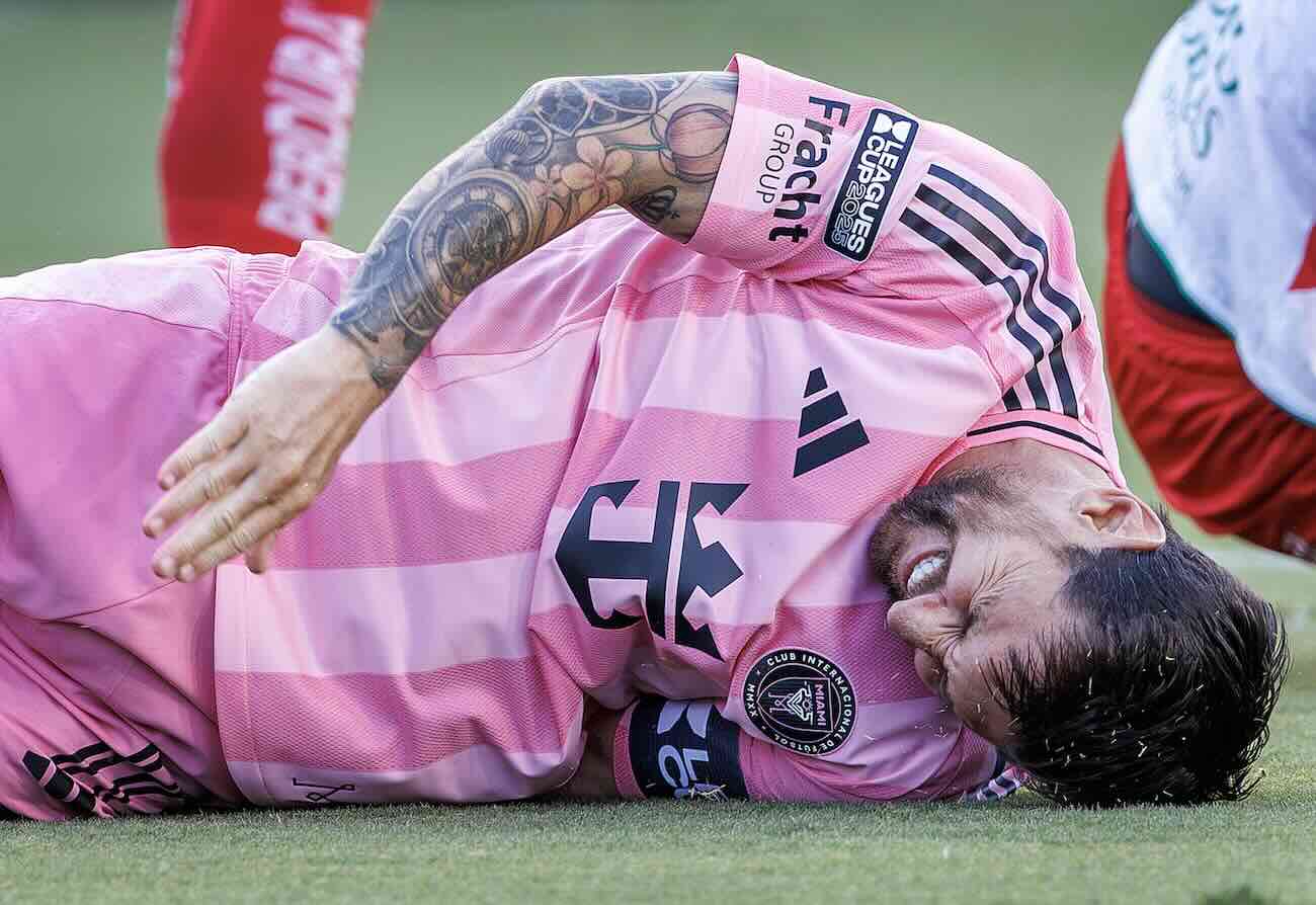 https://static.open.online/wp-content/uploads/2025/08/messi-infortunato.jpeg