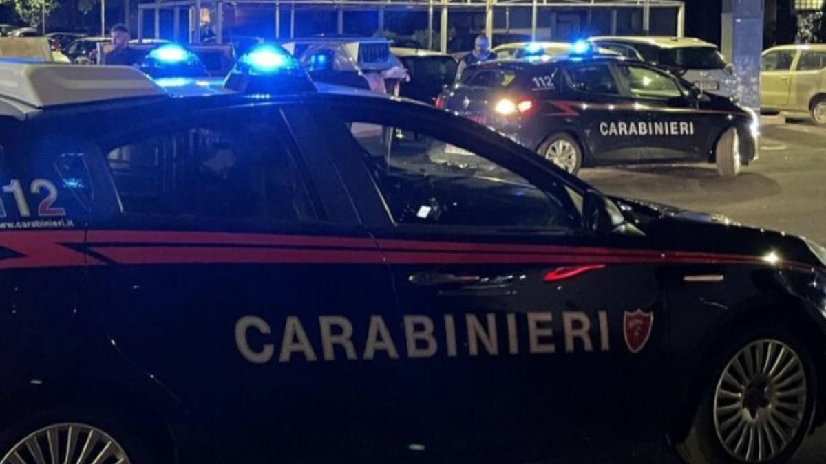 https://static.open.online/wp-content/uploads/2025/08/minorenni-violenza-40enne-arrestato-carabinieri.jpg