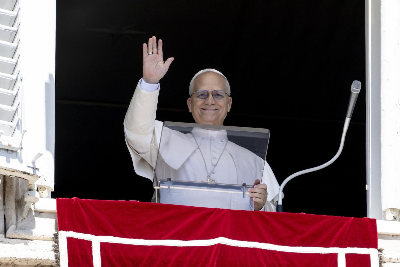 https://static.open.online/wp-content/uploads/2025/08/papa-pandemia-armi.jpeg