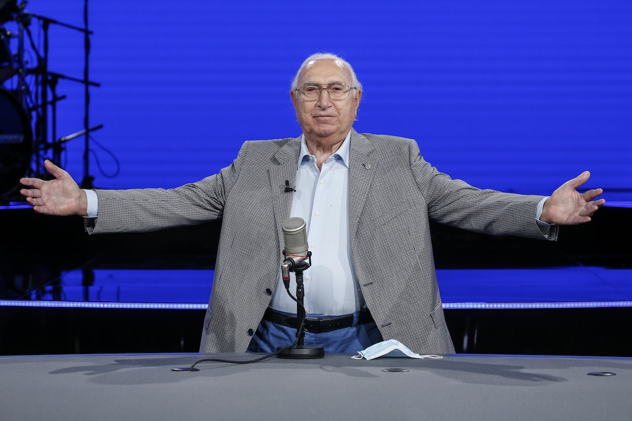 https://static.open.online/wp-content/uploads/2025/08/pippo-baudo-1.jpg