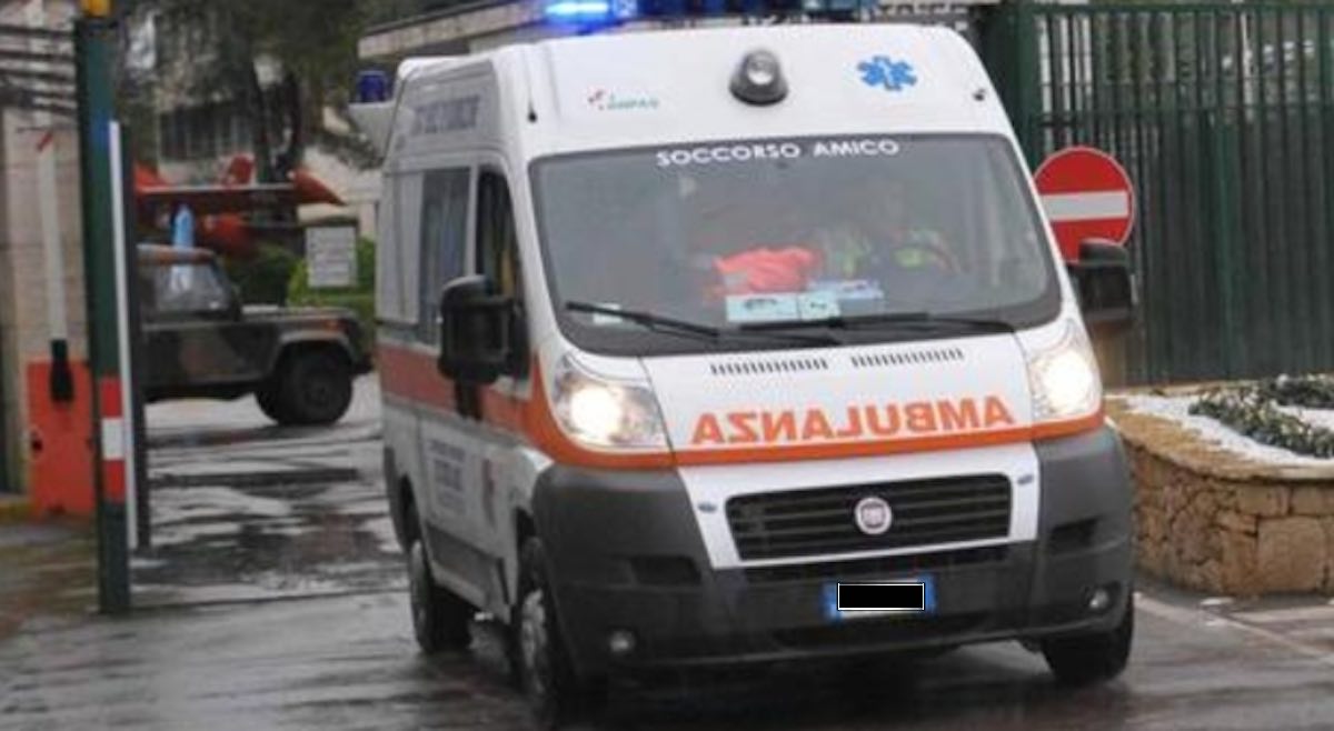 suicidio giovane studentessa 16 anni
