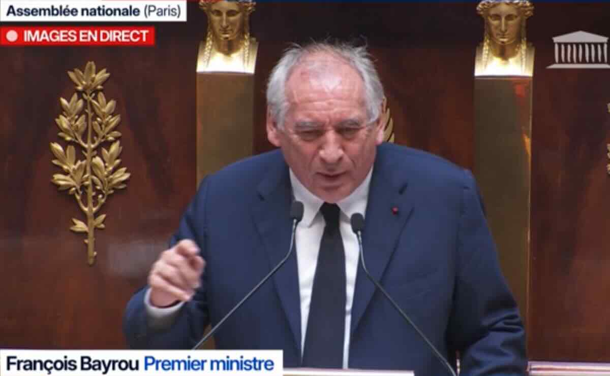 https://static.open.online/wp-content/uploads/2025/09/Bayrou-dimissioni.jpg