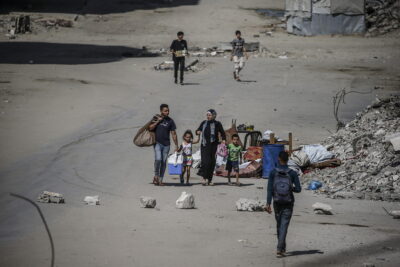 Israele ordina l’evacuazione da Gaza City. Save the Children: «Oltre 20mila bambini uccisi dall’inizio della guerra»