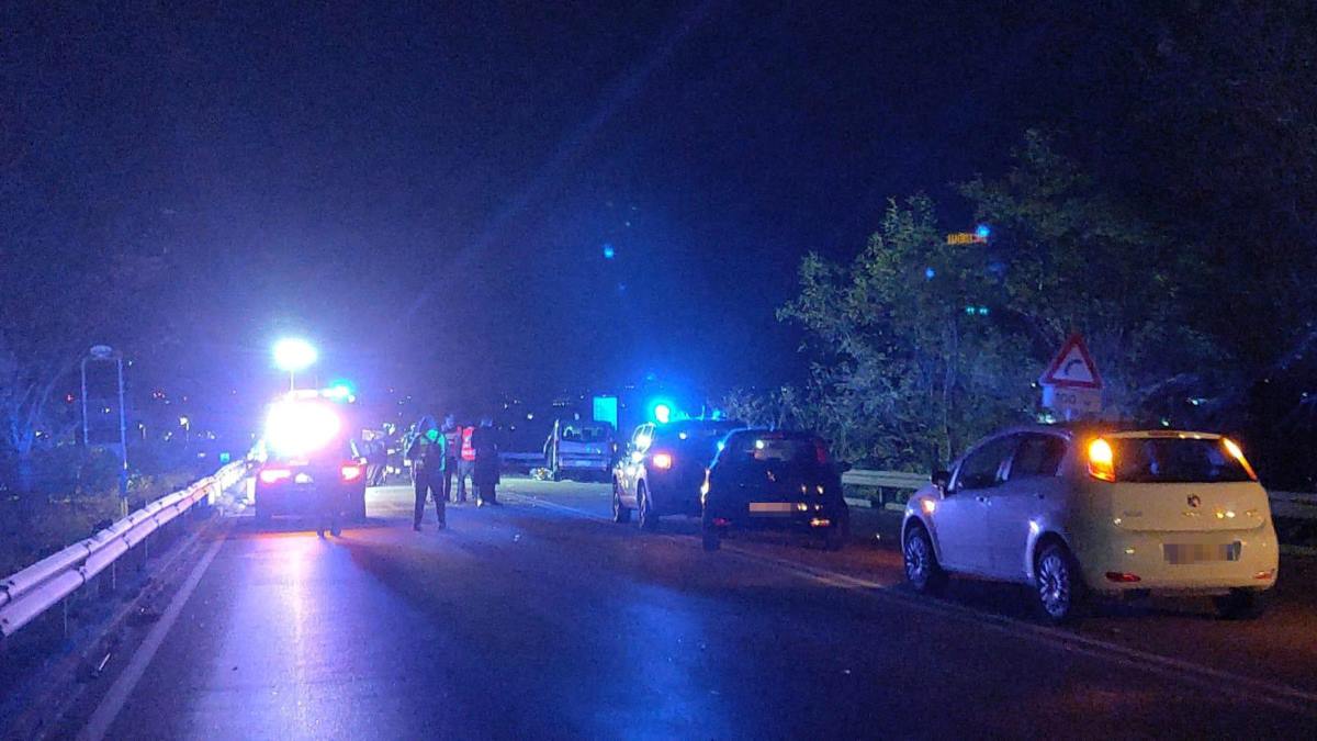 puglia incidente neonato morto auto fuori strada