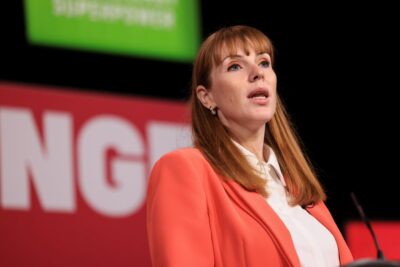 angela rayner dimissioni scandalo starmer