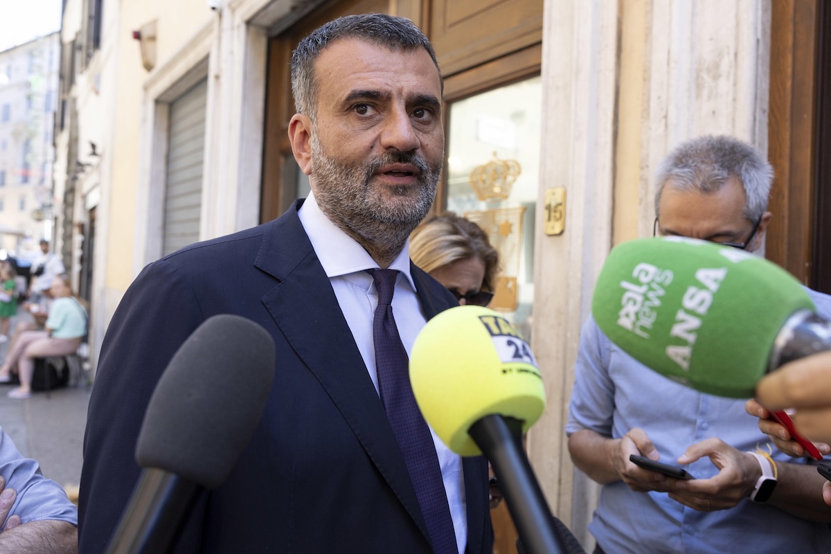 antonio decaro candidato