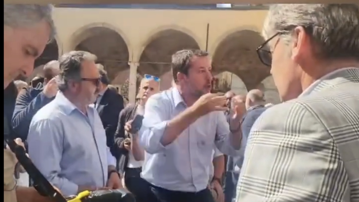 ascoli salvini contestazioni