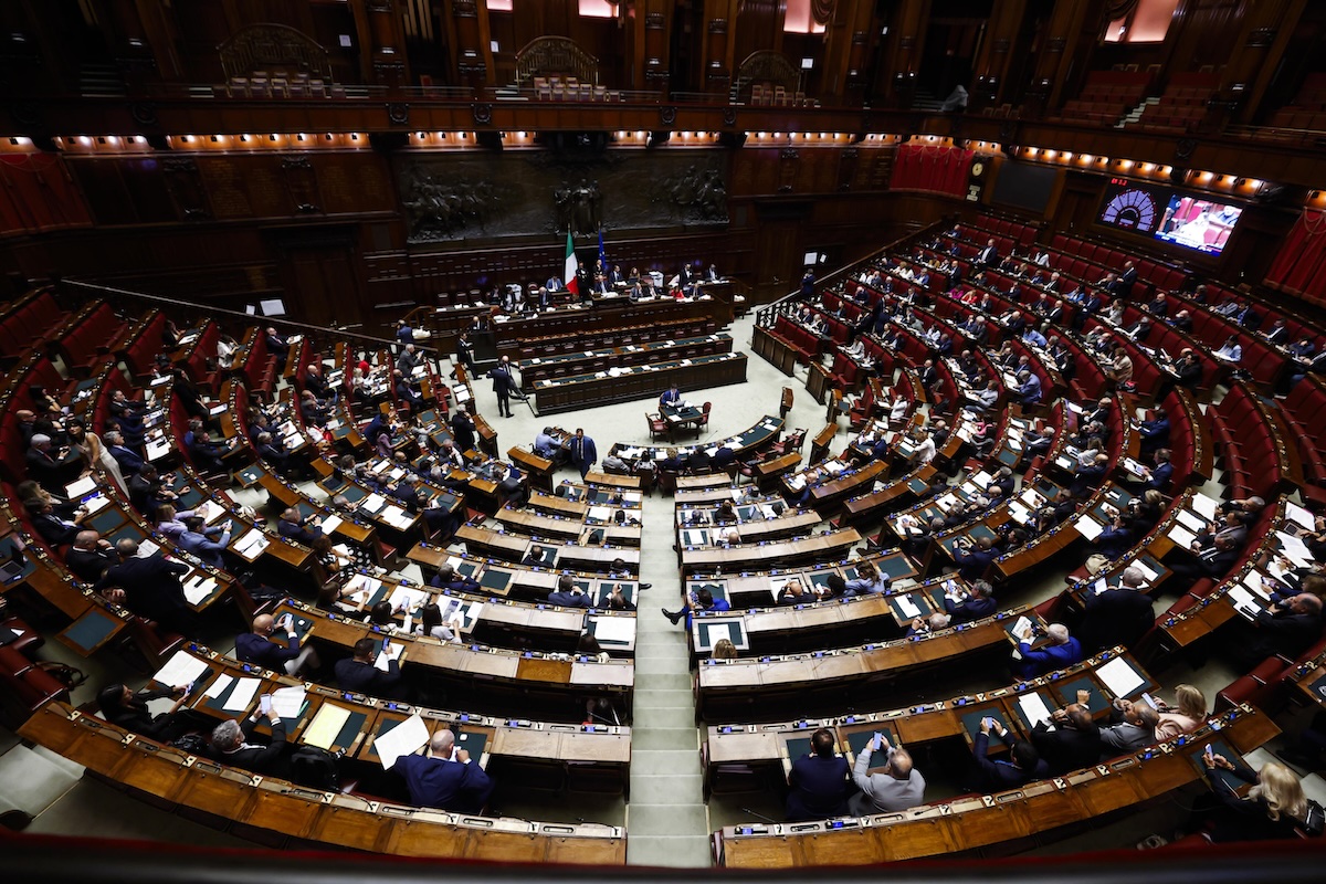https://static.open.online/wp-content/uploads/2025/09/camera-settembre.jpeg