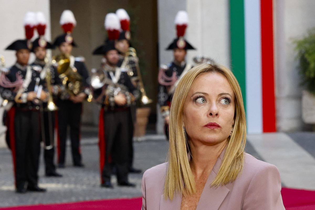giorgia meloni impegni weekend interrogazione