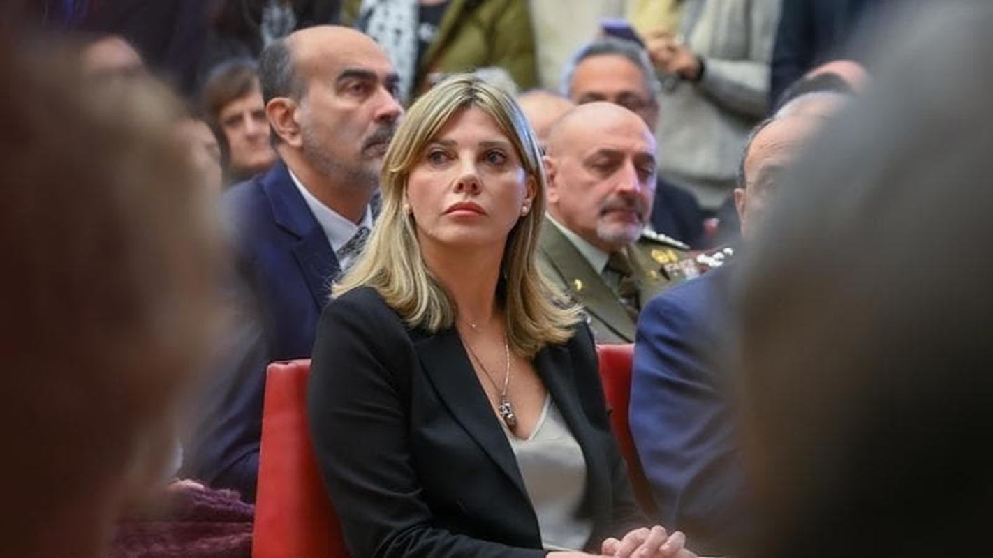 giusi bartolozzi indagine almasri scudo governo meloni