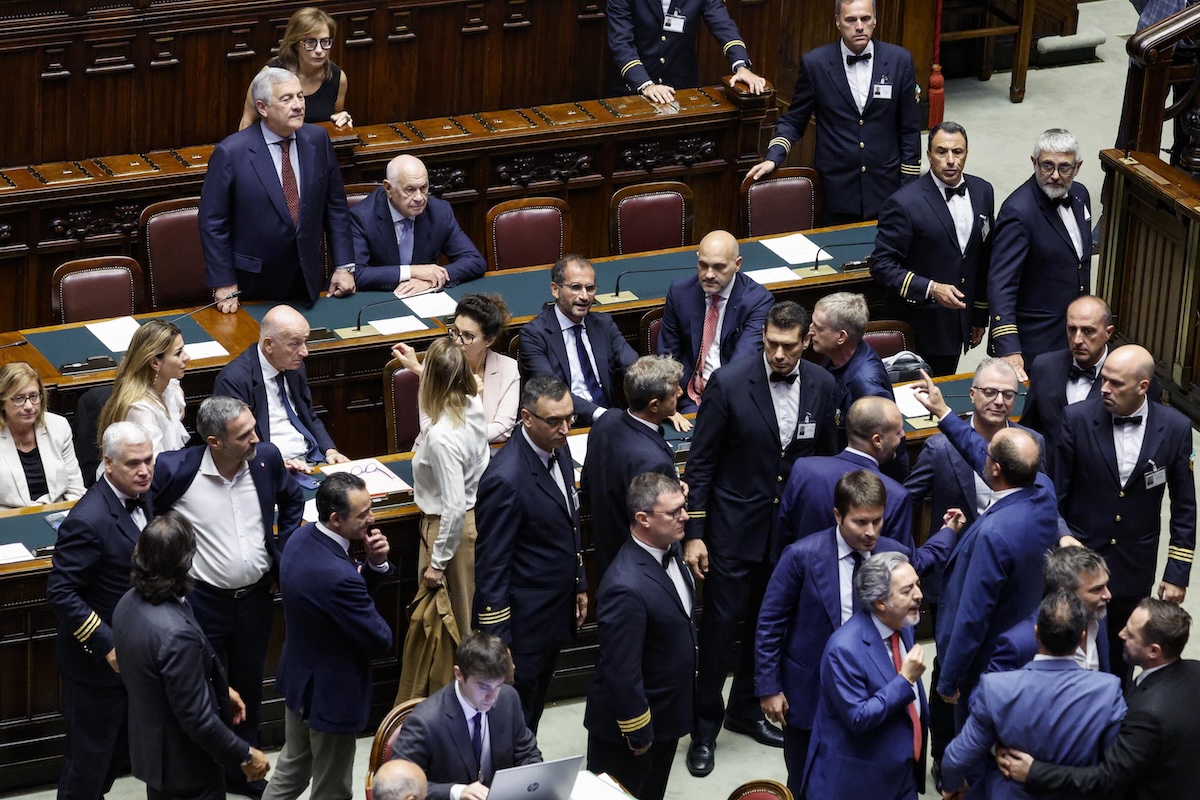 parlamento tensione camera