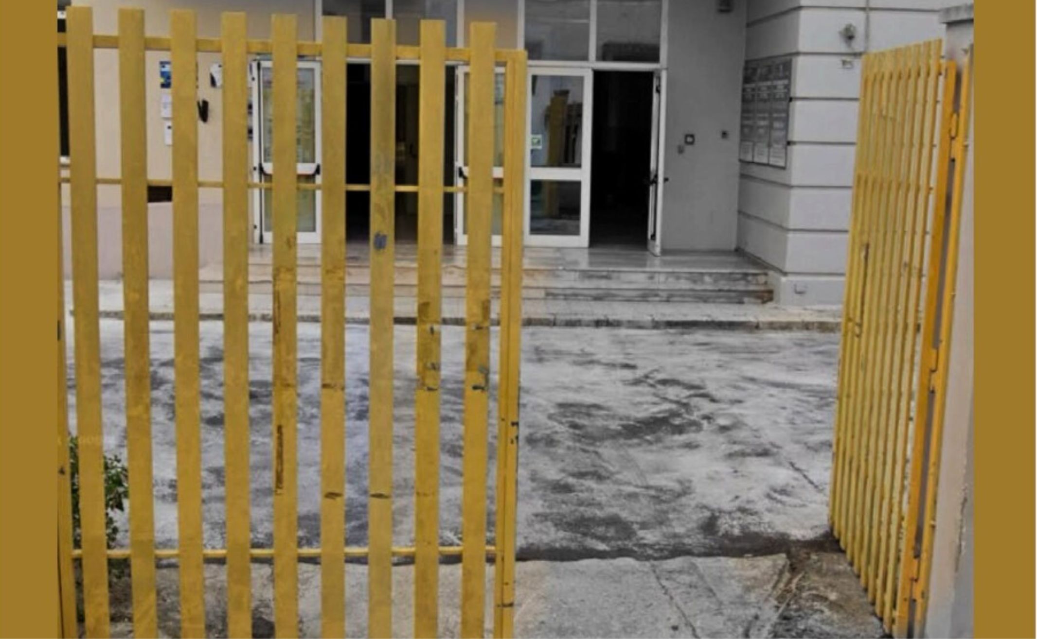 scuola media supersano devastato