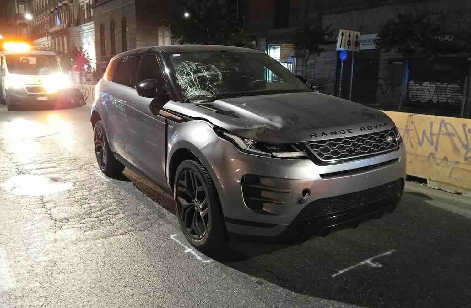 Suv Napoli 18enne