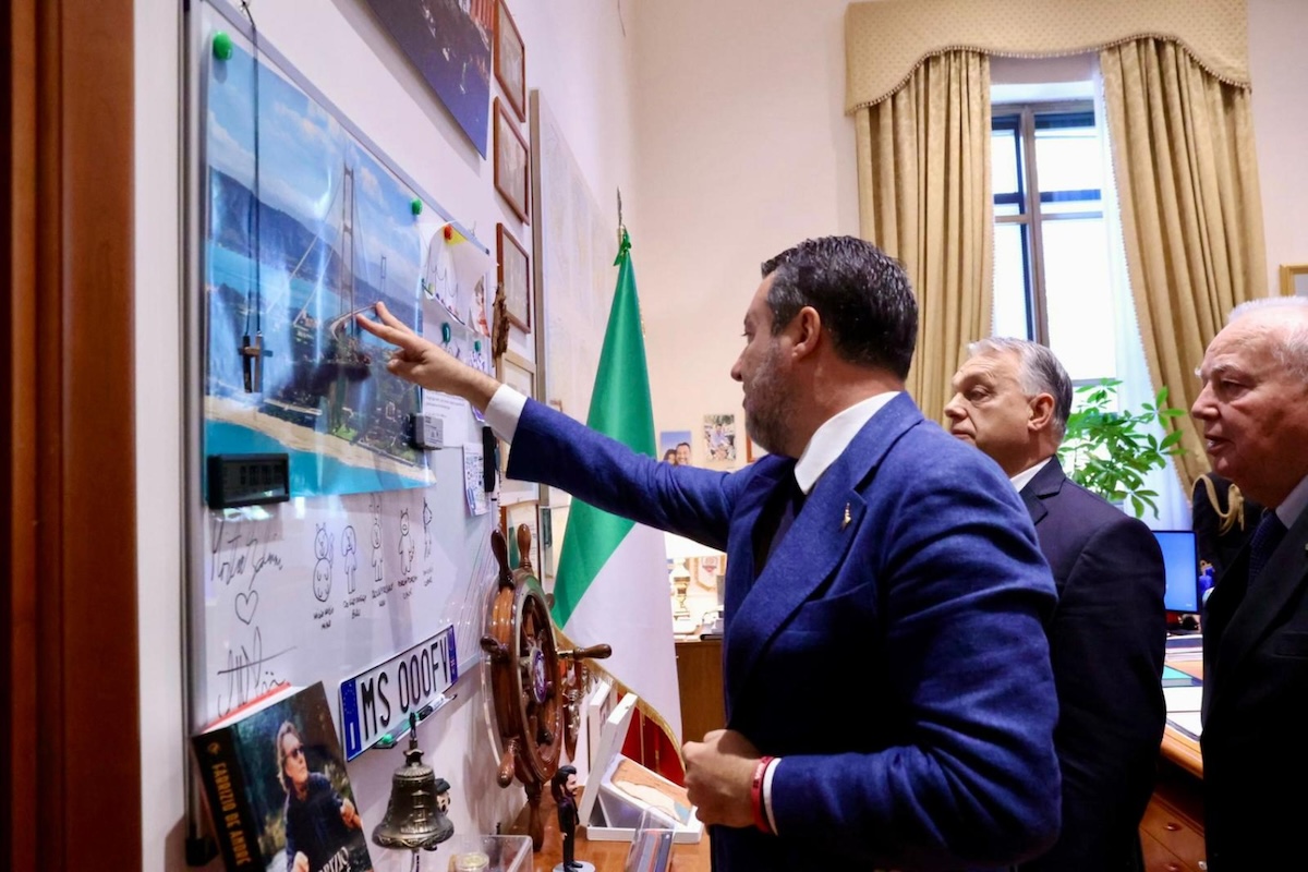 https://static.open.online/wp-content/uploads/2025/10/Salvini-Orban-Ponte-Stretto.jpg