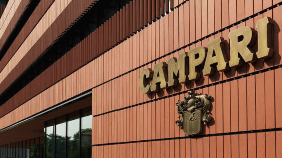 https://static.open.online/wp-content/uploads/2025/10/campari-azienda.jpg