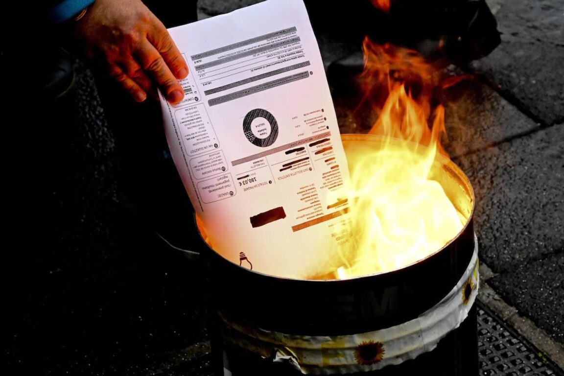 disaccoppiamento gas elettricità bollette italia