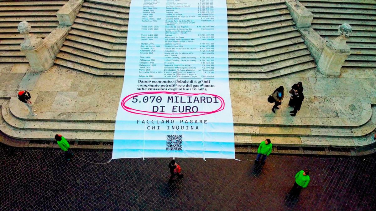 green peace striscione