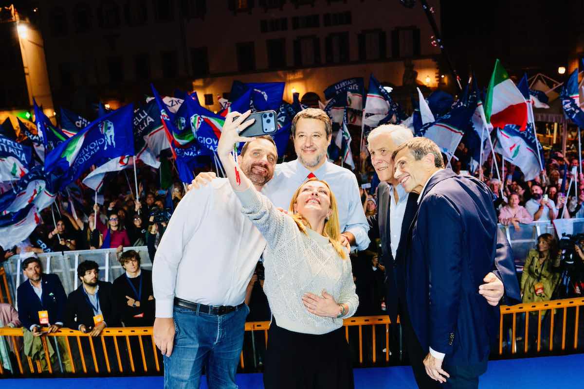 https://static.open.online/wp-content/uploads/2025/10/meloni-tajani-salvini-toscana-elezioni-regionali.jpg