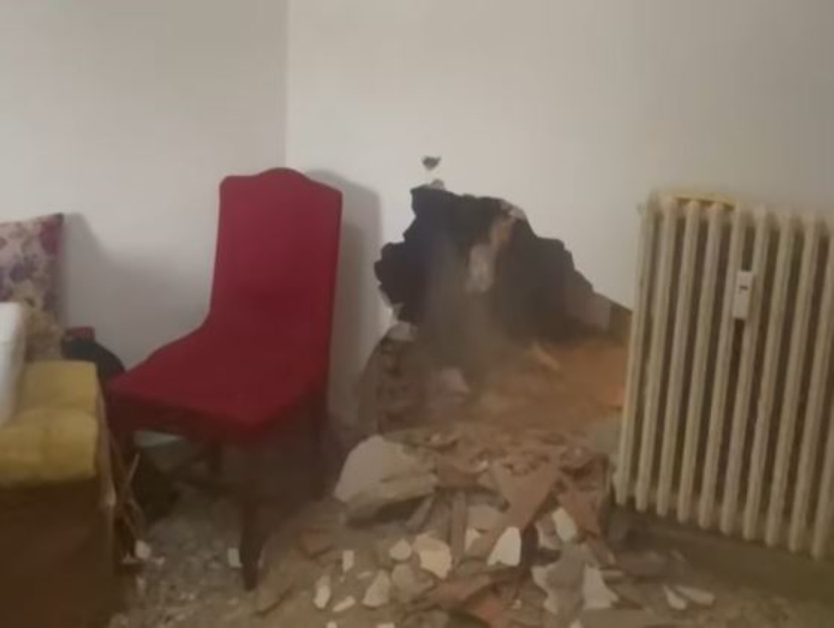 https://static.open.online/wp-content/uploads/2025/10/murosfondato_bologna.jpg