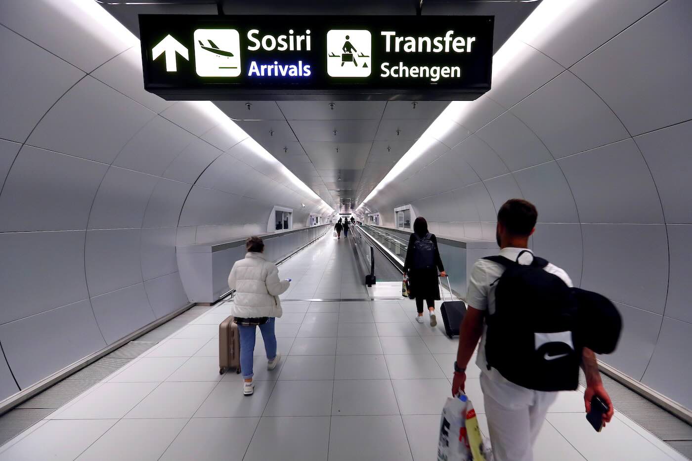 https://static.open.online/wp-content/uploads/2025/10/schengen-controlli-aeroporti.jpeg