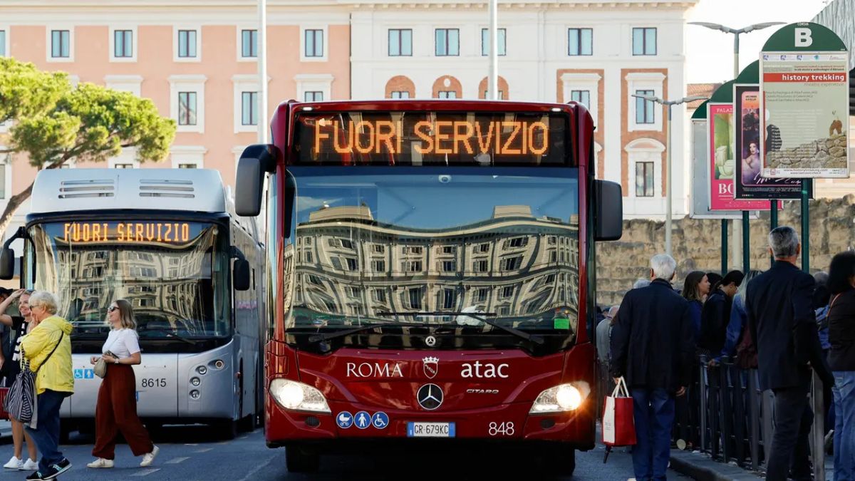 https://static.open.online/wp-content/uploads/2025/10/scioperto-roma.jpg