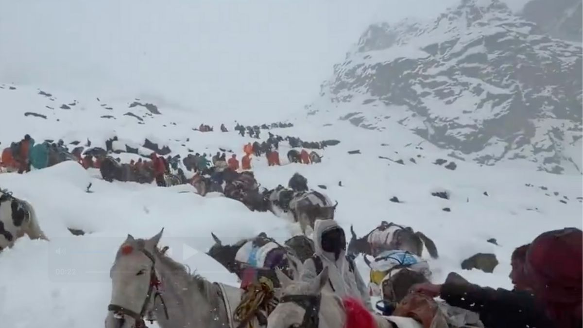 https://static.open.online/wp-content/uploads/2025/10/tempesta-everest.jpg