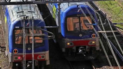 Treni fermi stazione