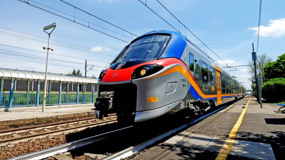 treno passeggero biglietto processo capotreno